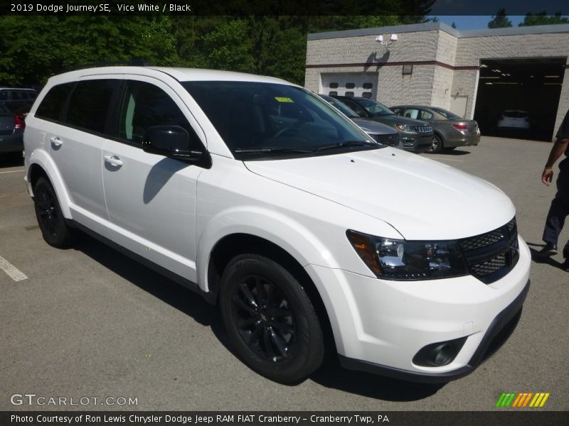 Vice White / Black 2019 Dodge Journey SE