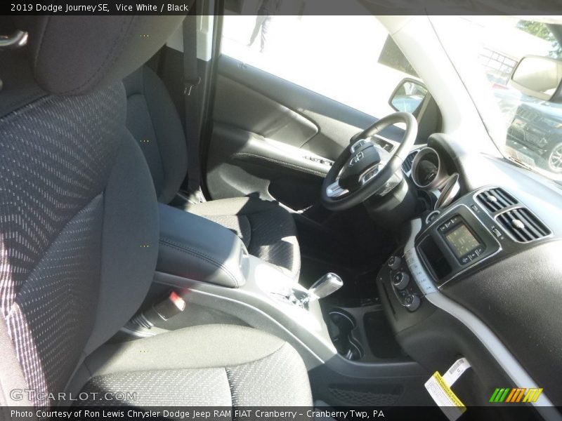 Vice White / Black 2019 Dodge Journey SE