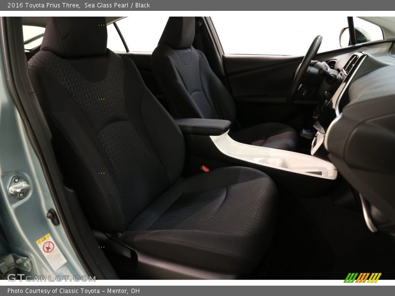 Sea Glass Pearl / Black 2016 Toyota Prius Three
