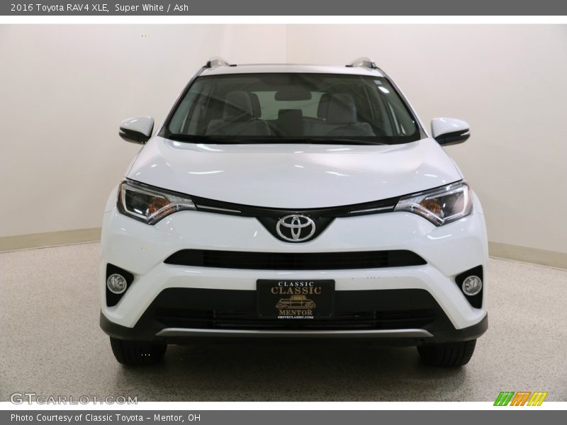 Super White / Ash 2016 Toyota RAV4 XLE