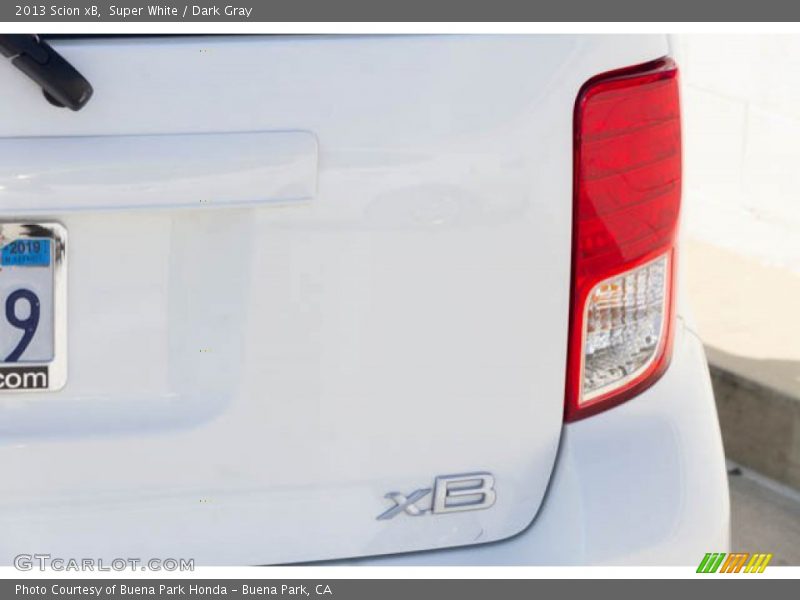 Super White / Dark Gray 2013 Scion xB