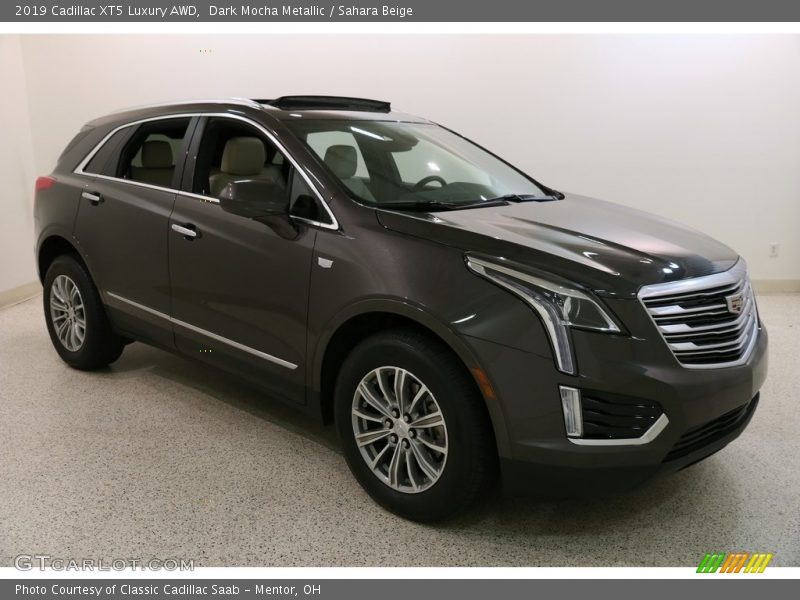 Dark Mocha Metallic / Sahara Beige 2019 Cadillac XT5 Luxury AWD