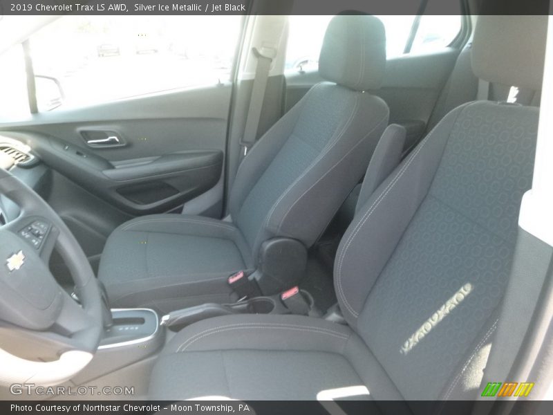 Silver Ice Metallic / Jet Black 2019 Chevrolet Trax LS AWD