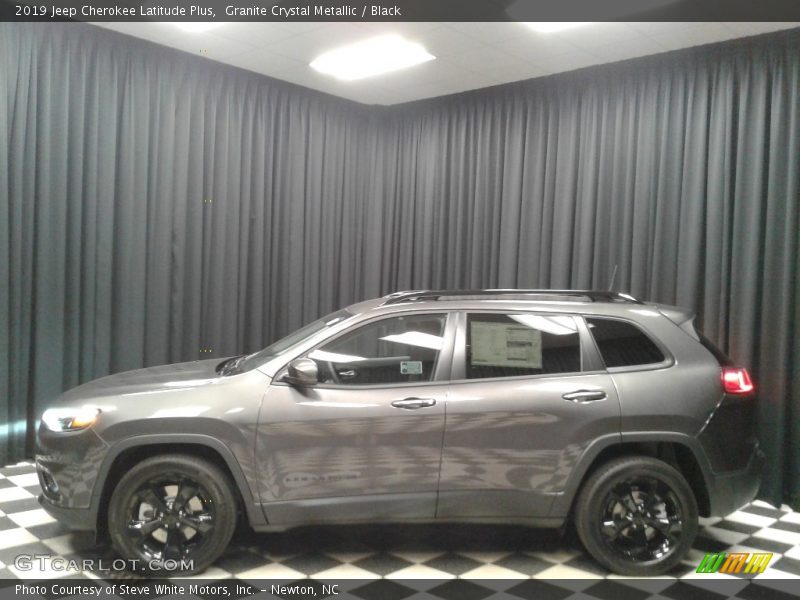 Granite Crystal Metallic / Black 2019 Jeep Cherokee Latitude Plus