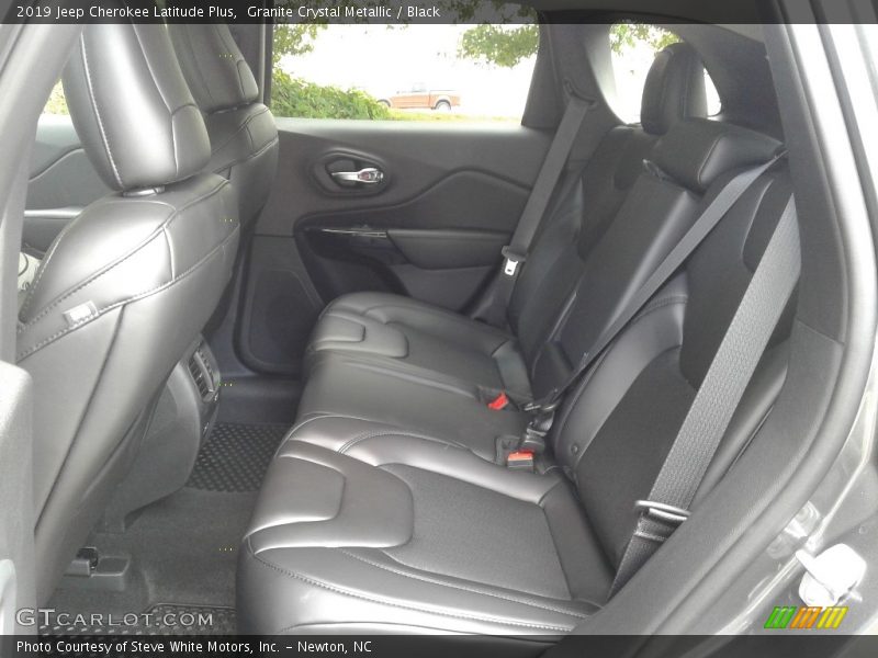 Granite Crystal Metallic / Black 2019 Jeep Cherokee Latitude Plus