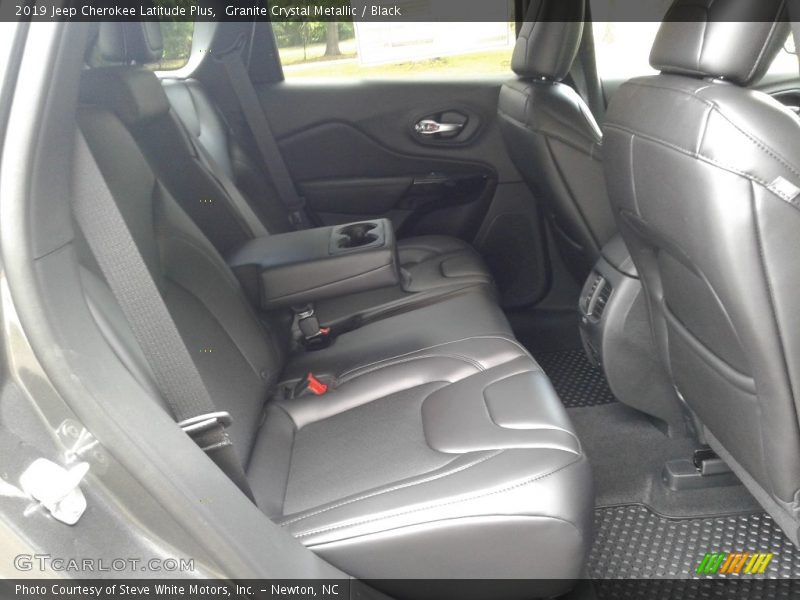 Granite Crystal Metallic / Black 2019 Jeep Cherokee Latitude Plus