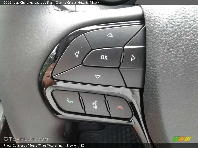 Granite Crystal Metallic / Black 2019 Jeep Cherokee Latitude Plus