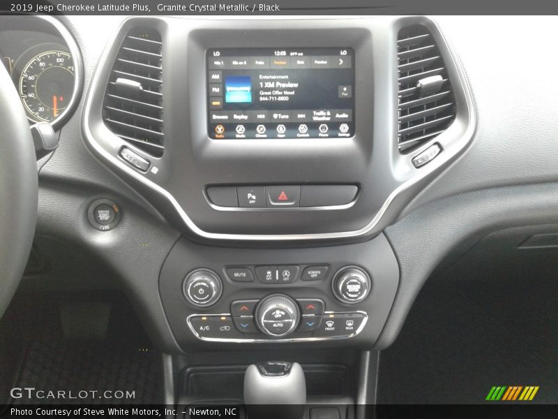 Granite Crystal Metallic / Black 2019 Jeep Cherokee Latitude Plus