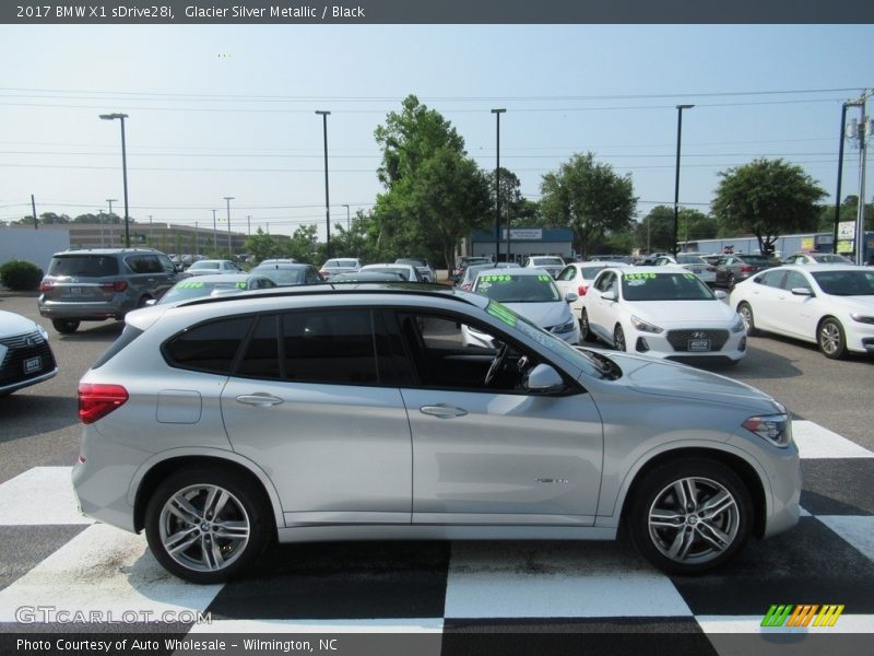 Glacier Silver Metallic / Black 2017 BMW X1 sDrive28i