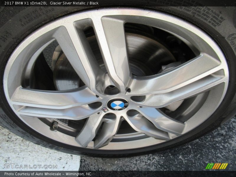 Glacier Silver Metallic / Black 2017 BMW X1 sDrive28i