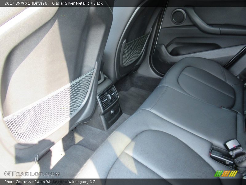 Glacier Silver Metallic / Black 2017 BMW X1 sDrive28i