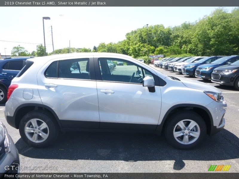 Silver Ice Metallic / Jet Black 2019 Chevrolet Trax LS AWD