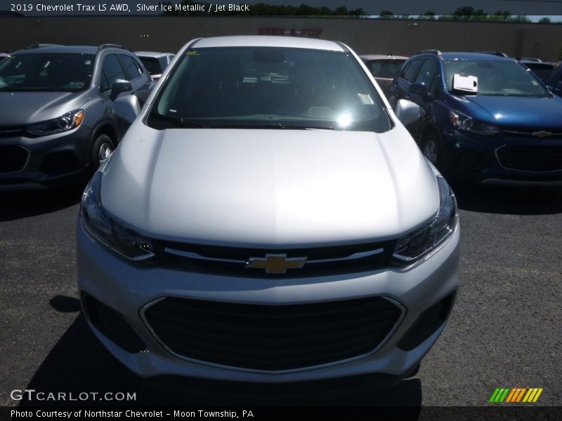 Silver Ice Metallic / Jet Black 2019 Chevrolet Trax LS AWD