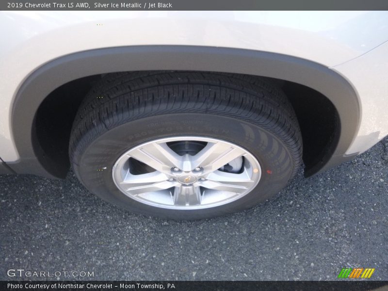 Silver Ice Metallic / Jet Black 2019 Chevrolet Trax LS AWD