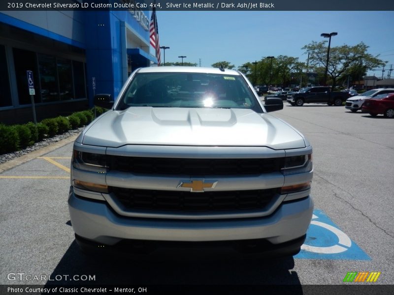 Silver Ice Metallic / Dark Ash/Jet Black 2019 Chevrolet Silverado LD Custom Double Cab 4x4