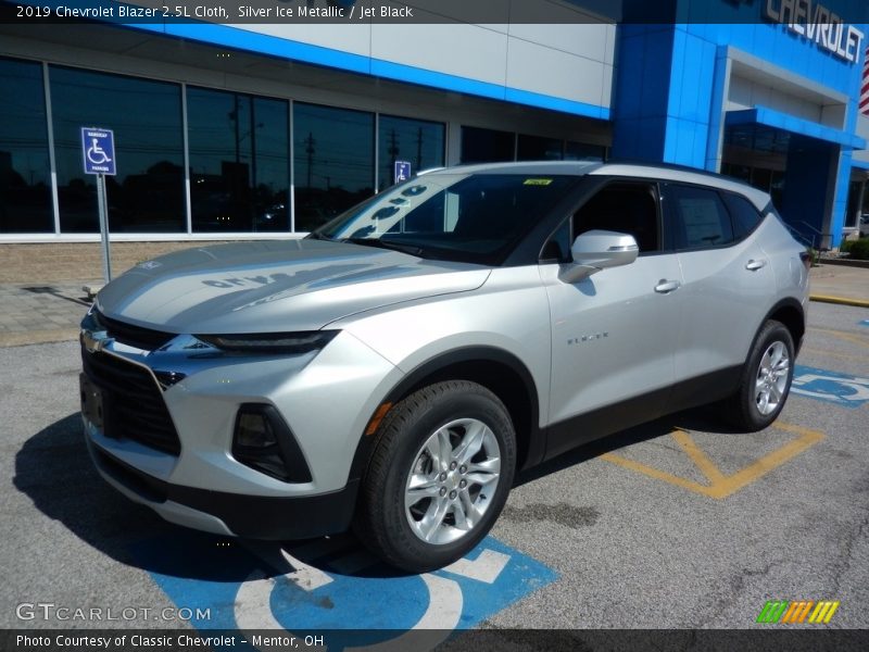 Silver Ice Metallic / Jet Black 2019 Chevrolet Blazer 2.5L Cloth