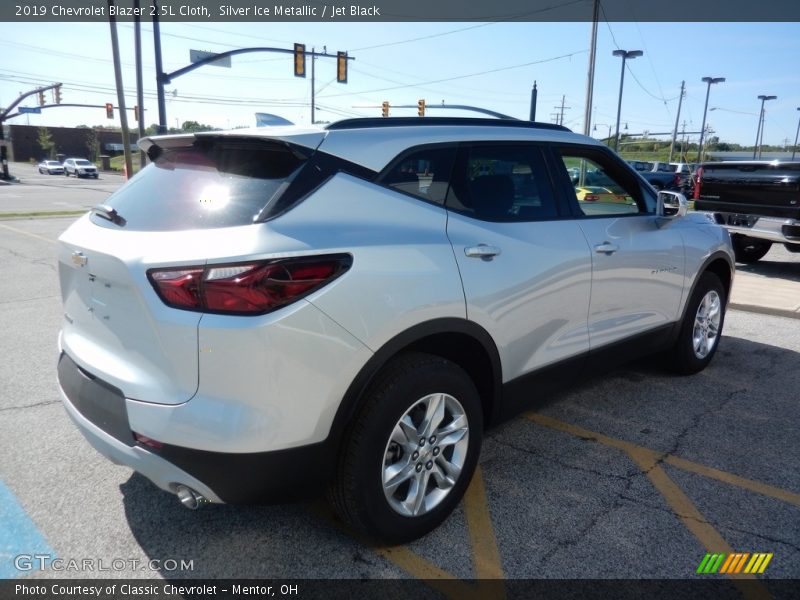 Silver Ice Metallic / Jet Black 2019 Chevrolet Blazer 2.5L Cloth