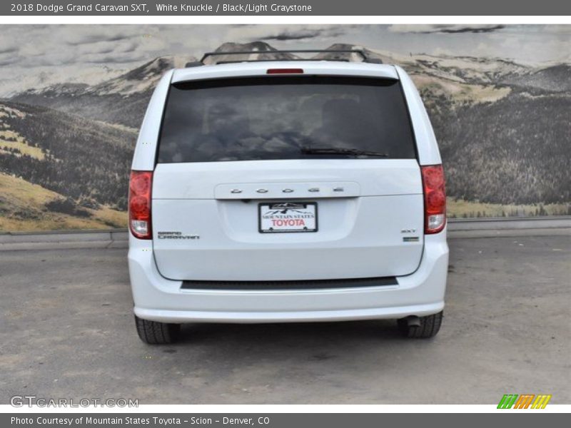 White Knuckle / Black/Light Graystone 2018 Dodge Grand Caravan SXT