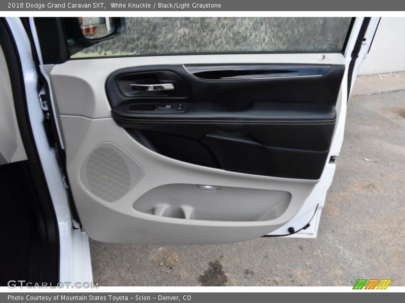 White Knuckle / Black/Light Graystone 2018 Dodge Grand Caravan SXT