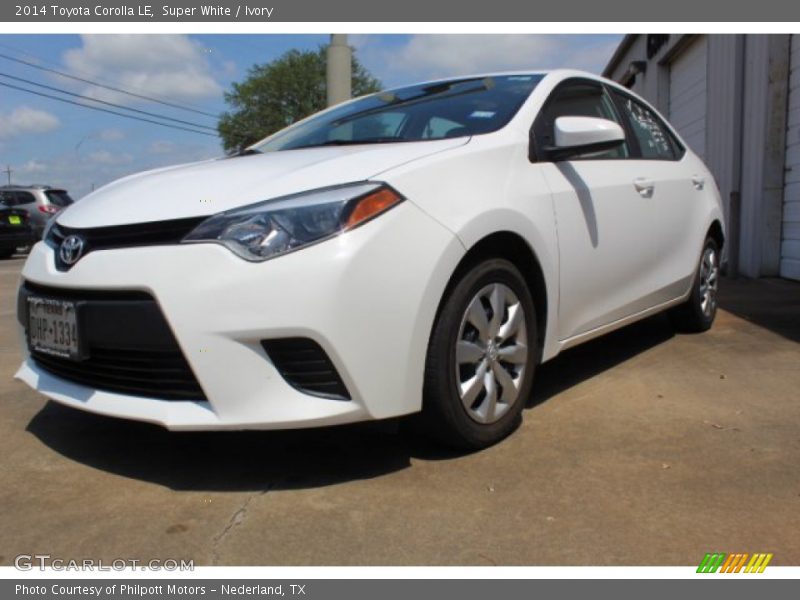 Super White / Ivory 2014 Toyota Corolla LE