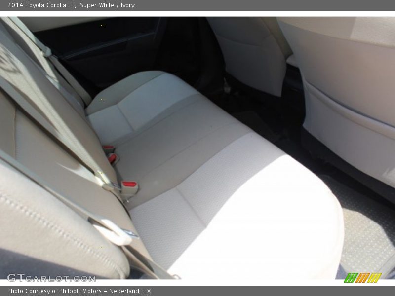 Super White / Ivory 2014 Toyota Corolla LE