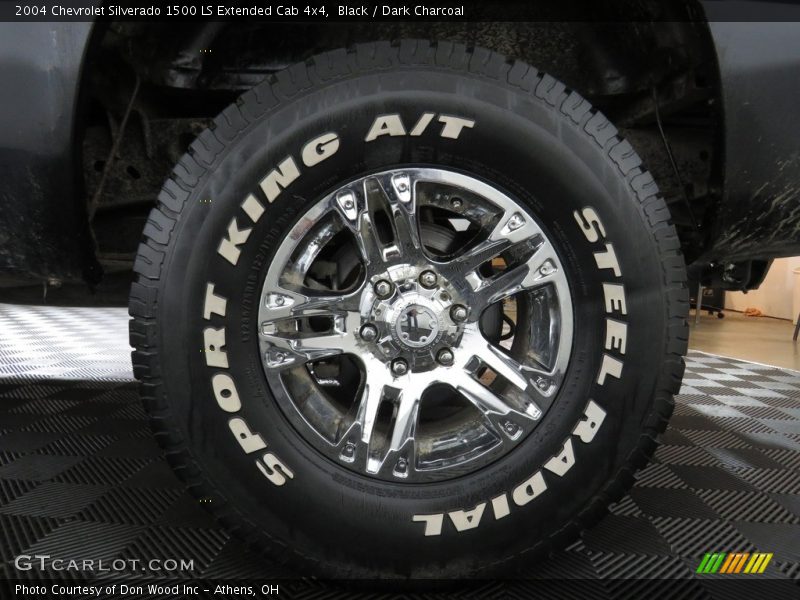 Black / Dark Charcoal 2004 Chevrolet Silverado 1500 LS Extended Cab 4x4