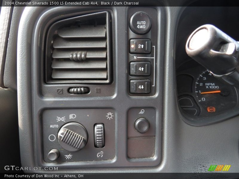 Black / Dark Charcoal 2004 Chevrolet Silverado 1500 LS Extended Cab 4x4