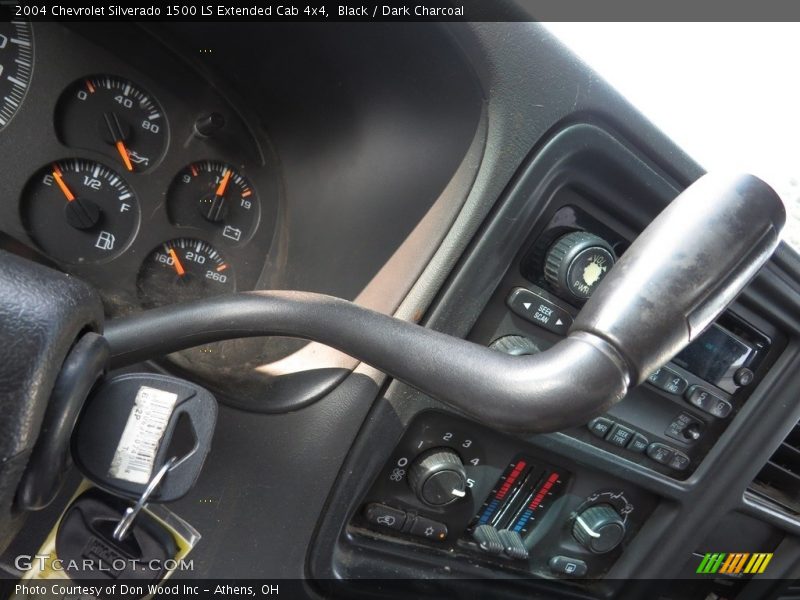 Black / Dark Charcoal 2004 Chevrolet Silverado 1500 LS Extended Cab 4x4