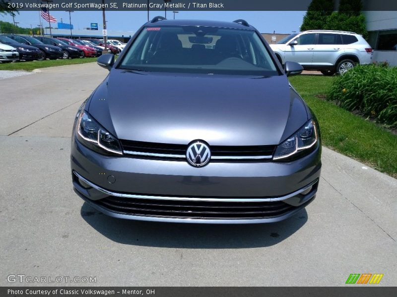 Platinum Gray Metallic / Titan Black 2019 Volkswagen Golf SportWagen SE