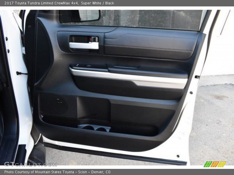 Super White / Black 2017 Toyota Tundra Limited CrewMax 4x4