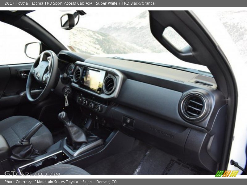 Super White / TRD Black/Orange 2017 Toyota Tacoma TRD Sport Access Cab 4x4