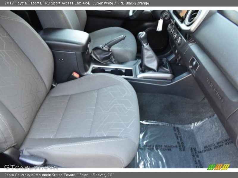 Super White / TRD Black/Orange 2017 Toyota Tacoma TRD Sport Access Cab 4x4