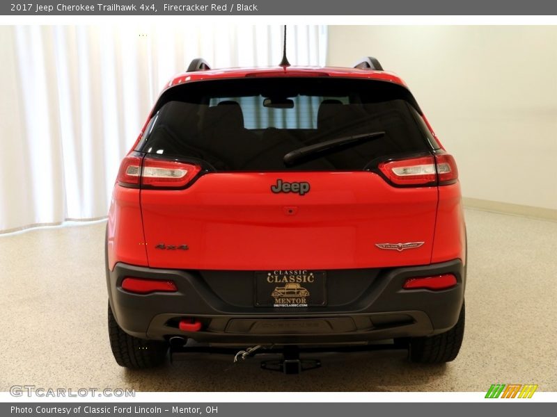 Firecracker Red / Black 2017 Jeep Cherokee Trailhawk 4x4