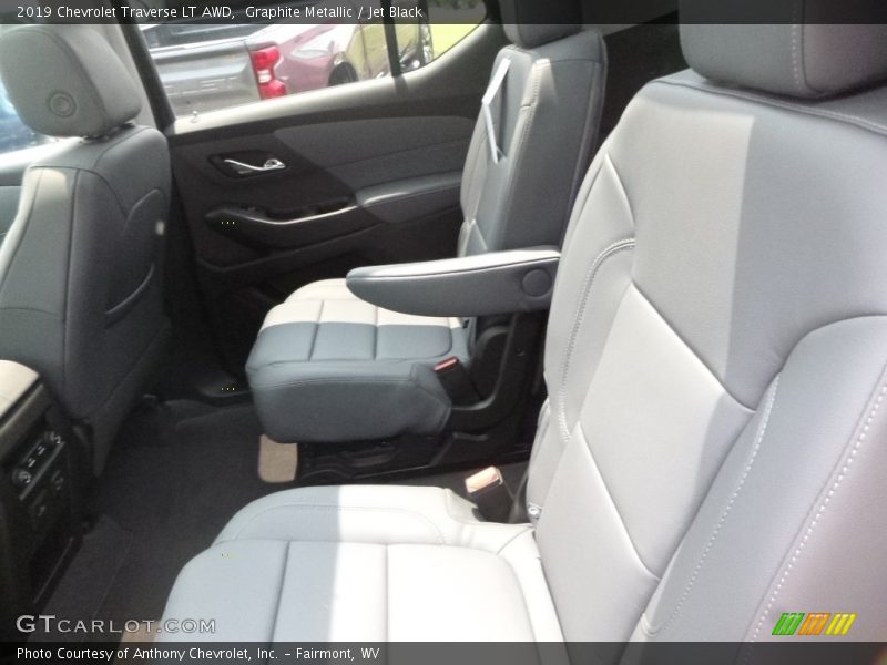 Graphite Metallic / Jet Black 2019 Chevrolet Traverse LT AWD