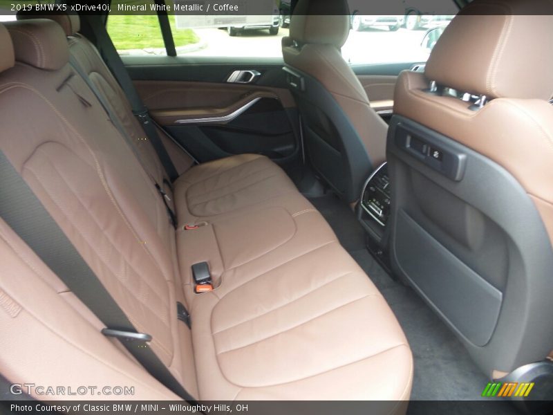 Mineral White Metallic / Coffee 2019 BMW X5 xDrive40i