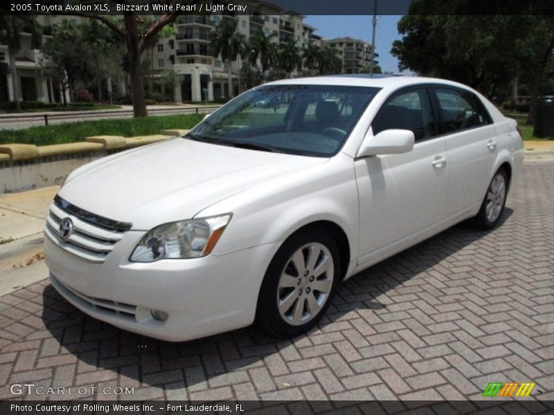 Blizzard White Pearl / Light Gray 2005 Toyota Avalon XLS