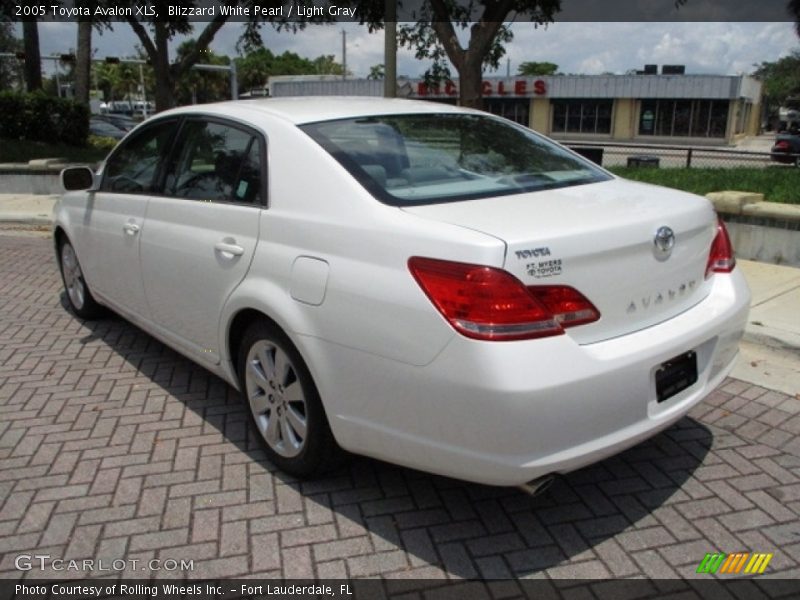 Blizzard White Pearl / Light Gray 2005 Toyota Avalon XLS