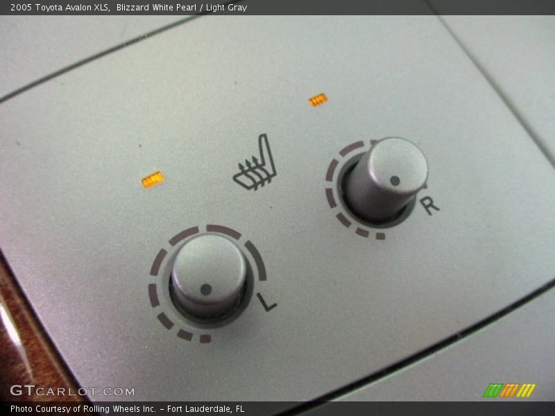 Blizzard White Pearl / Light Gray 2005 Toyota Avalon XLS