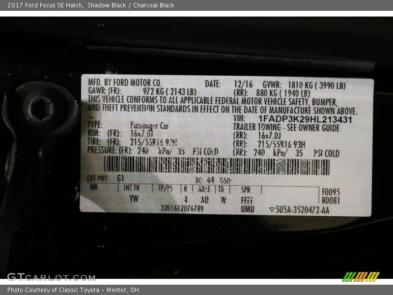 Shadow Black / Charcoal Black 2017 Ford Focus SE Hatch
