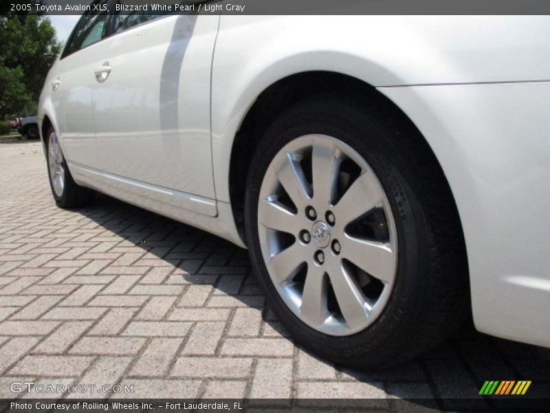 Blizzard White Pearl / Light Gray 2005 Toyota Avalon XLS