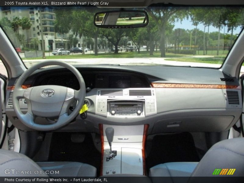 Blizzard White Pearl / Light Gray 2005 Toyota Avalon XLS