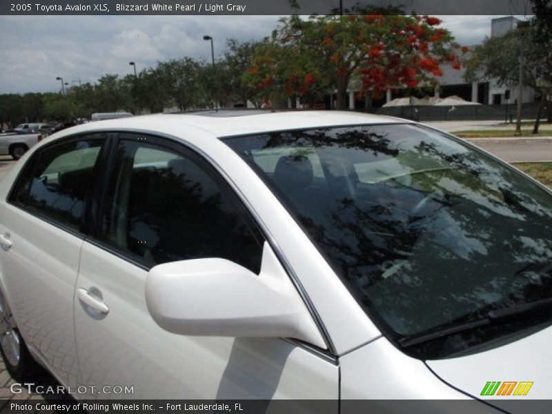 Blizzard White Pearl / Light Gray 2005 Toyota Avalon XLS