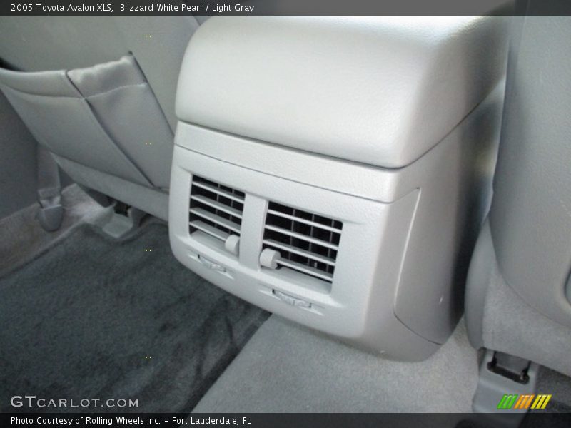 Blizzard White Pearl / Light Gray 2005 Toyota Avalon XLS