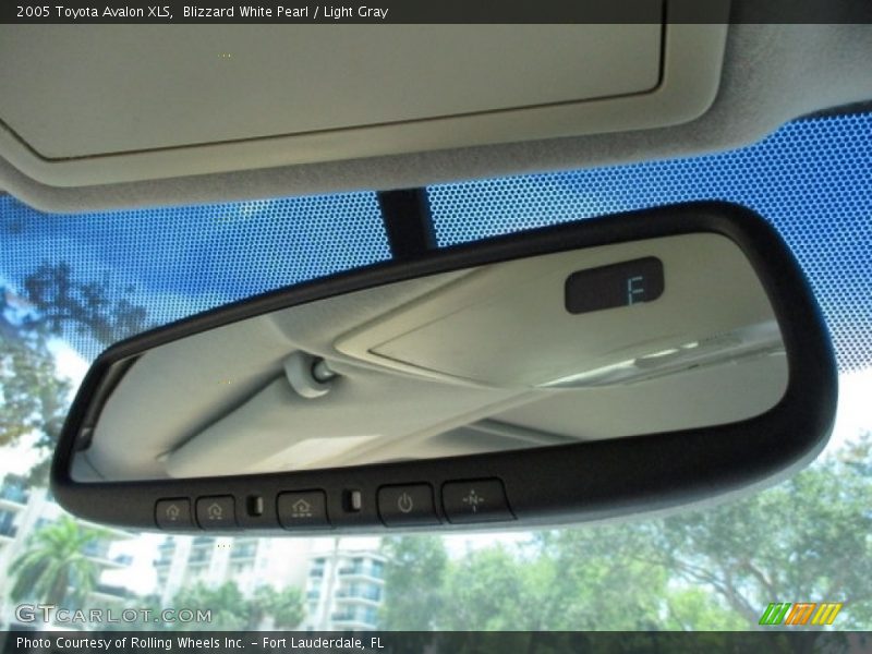 Blizzard White Pearl / Light Gray 2005 Toyota Avalon XLS