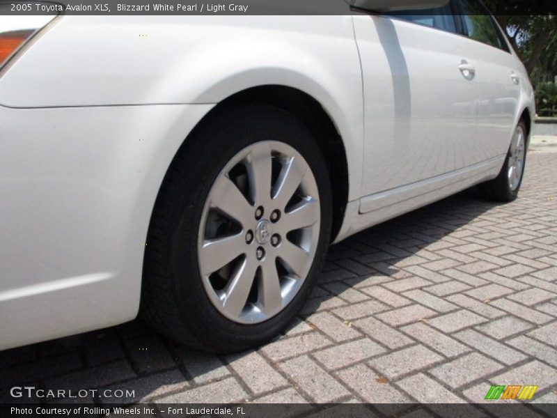 Blizzard White Pearl / Light Gray 2005 Toyota Avalon XLS