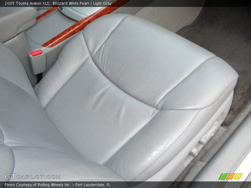 Blizzard White Pearl / Light Gray 2005 Toyota Avalon XLS