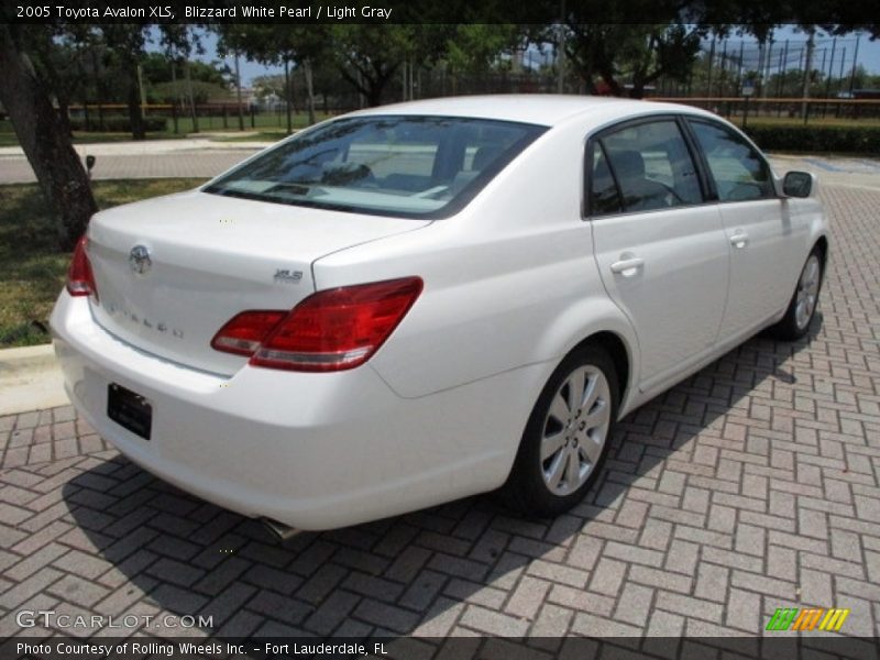 Blizzard White Pearl / Light Gray 2005 Toyota Avalon XLS