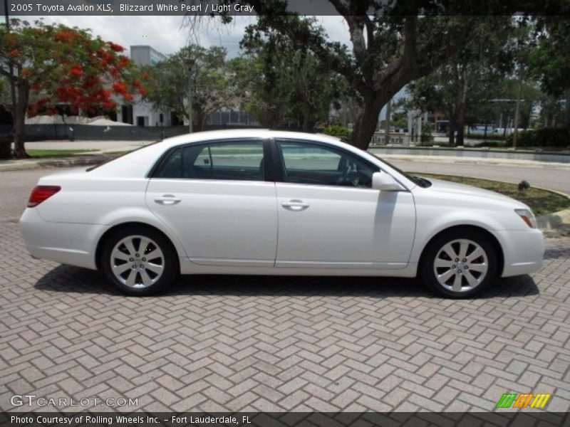 Blizzard White Pearl / Light Gray 2005 Toyota Avalon XLS