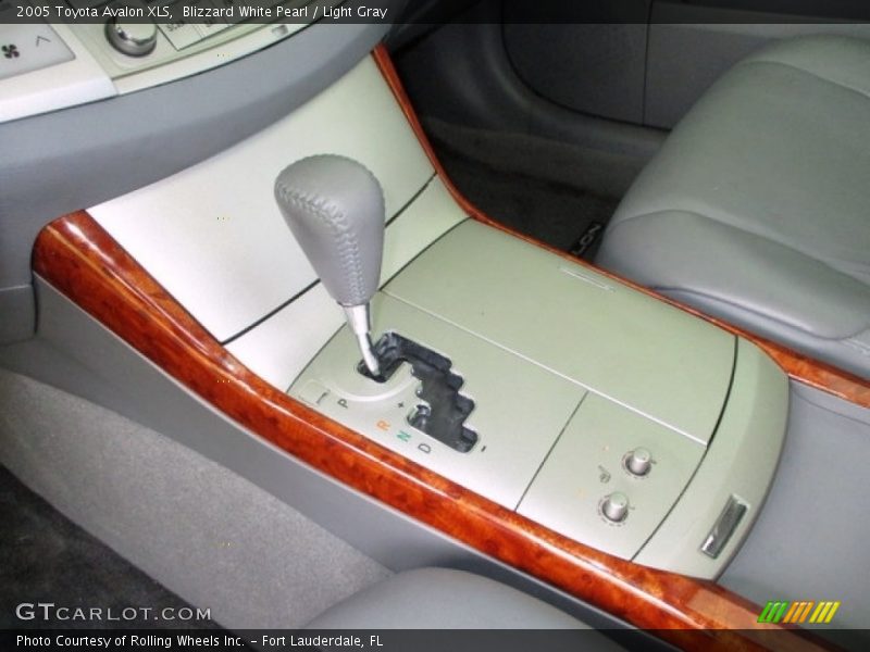 Blizzard White Pearl / Light Gray 2005 Toyota Avalon XLS