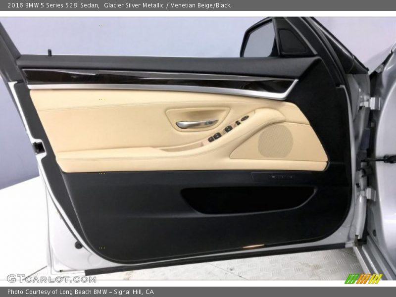 Glacier Silver Metallic / Venetian Beige/Black 2016 BMW 5 Series 528i Sedan
